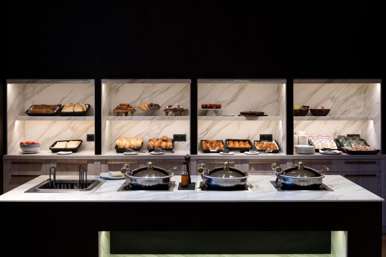 فندق بلازا أندورا لا فيلا المظهر الخارجي الصورة A buffet at a restaurant