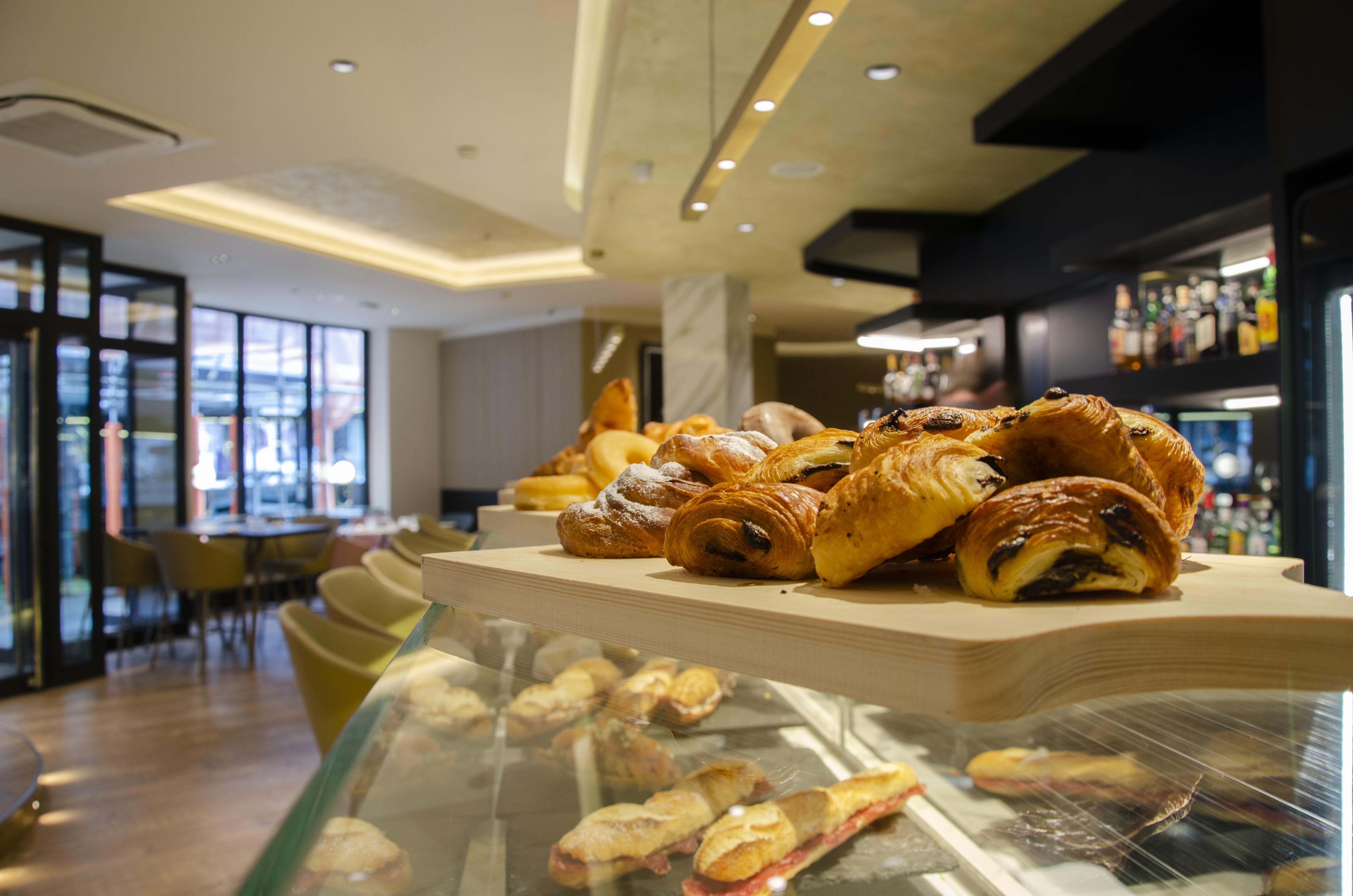 فندق بلازا أندورا لا فيلا المظهر الخارجي الصورة The interior of the restaurant