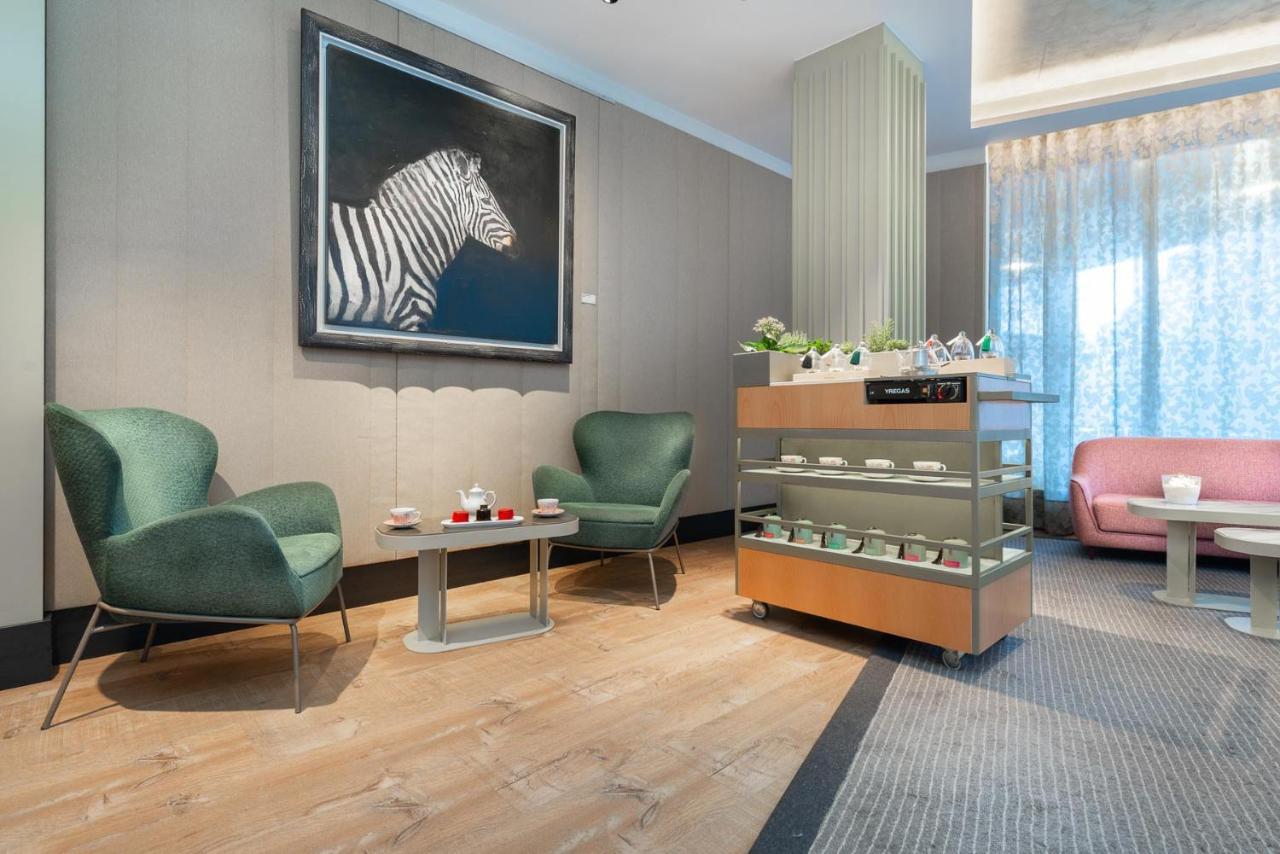 فندق بلازا أندورا لا فيلا المظهر الخارجي الصورة The interior of the lounge