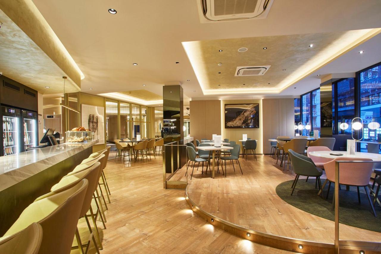 فندق بلازا أندورا لا فيلا المظهر الخارجي الصورة The lounge at London Heathrow Airport